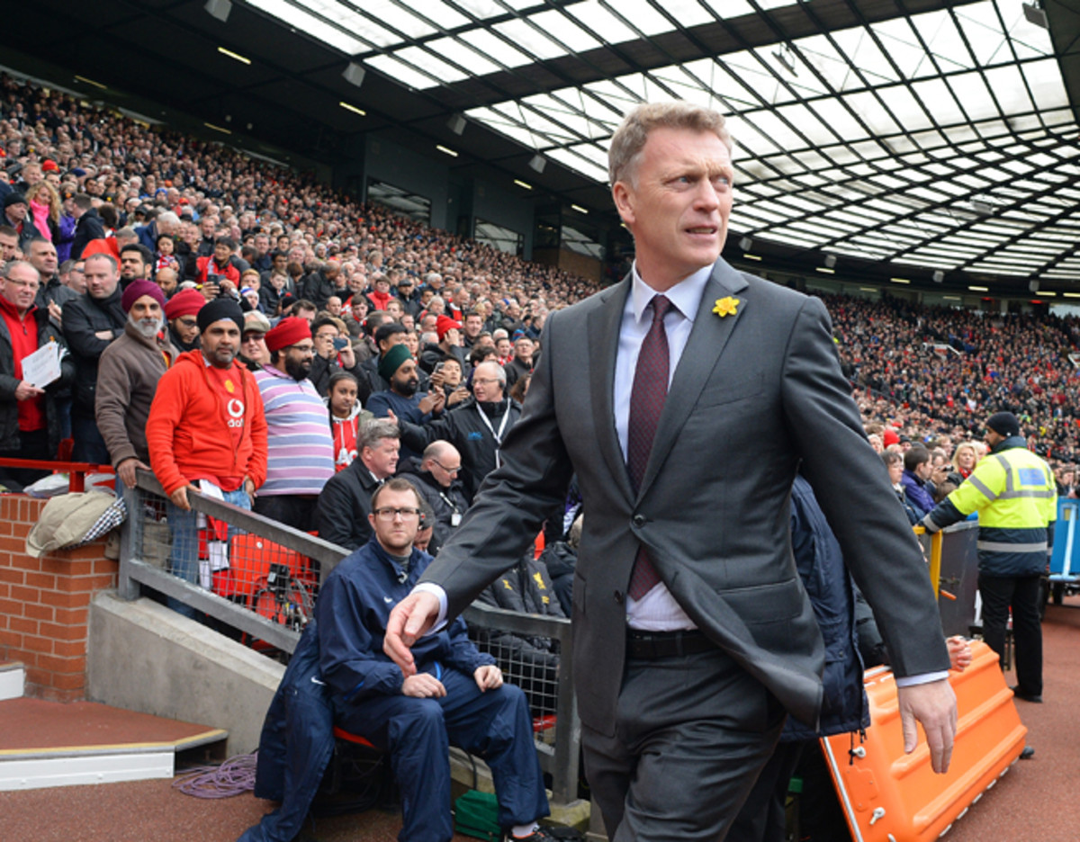 A banner calling for Manchester United manager David Moyes' departure will be flown over Old Trafford on Saturday.