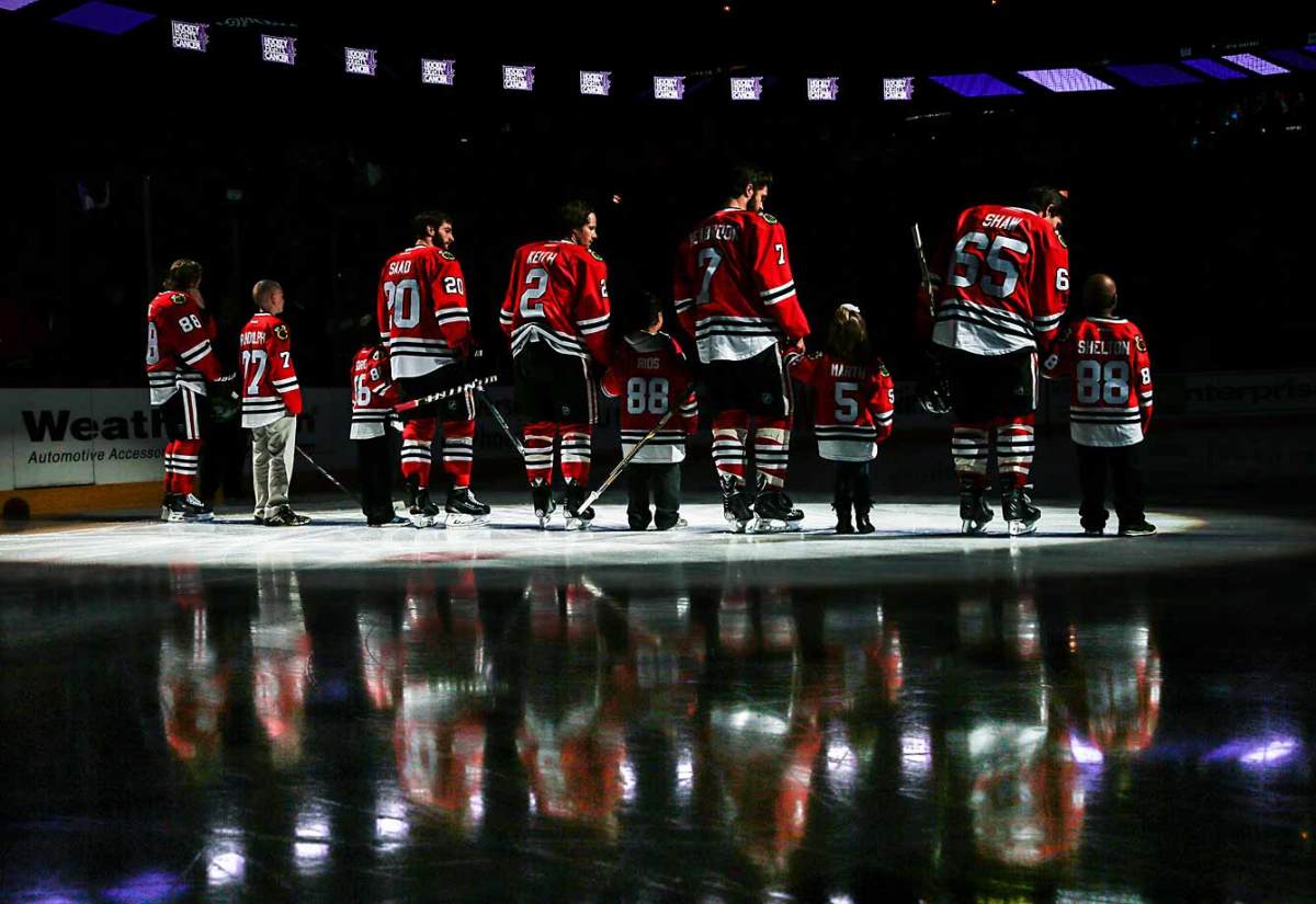 8.blackhawks-kids.jpg