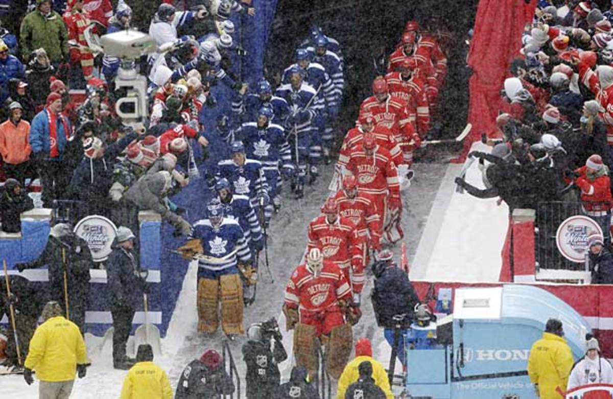 The Maple Leafs and Red Wings enter Michigan Stadium for the 2014 NHL Winter Classic.