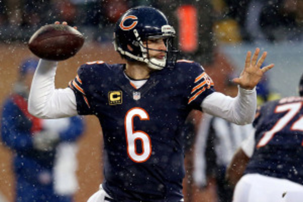 Jay Cutler battled injuries throughout this season. (Jonathan Daniel/Getty Images)