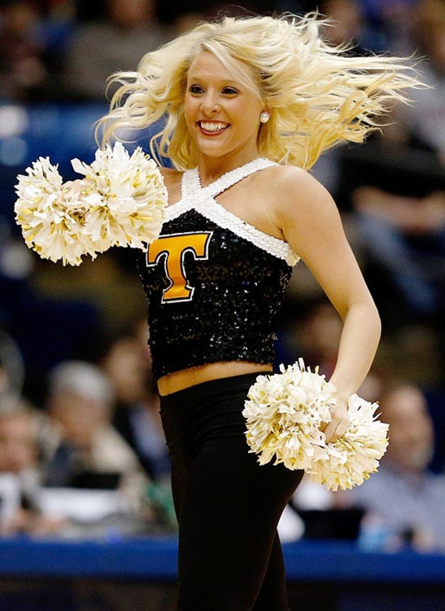 140324145041-tennessee-cheerleaders-479594961-single-image-cut.jpg