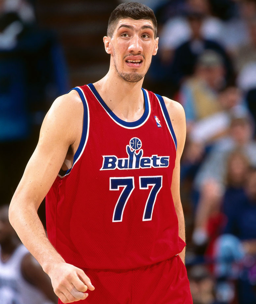 Gheorghe-Muresan-unibrow.jpg