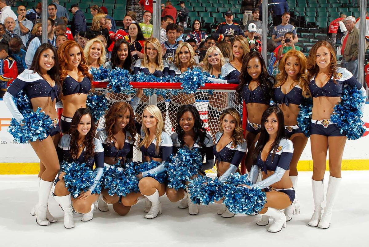 florida-panthers-lady-panthers-cheerleaders-111940958_10.jpg