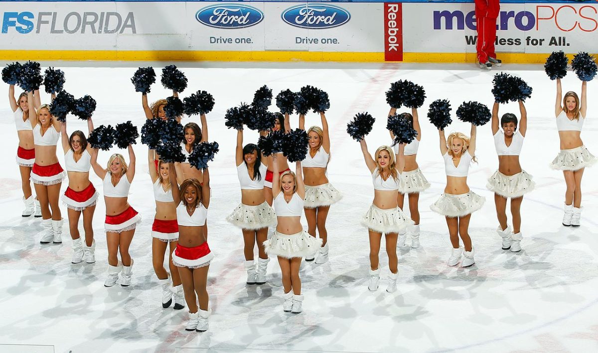 florida-panthers-lady-panthers-cheerleaders-136158040.jpg