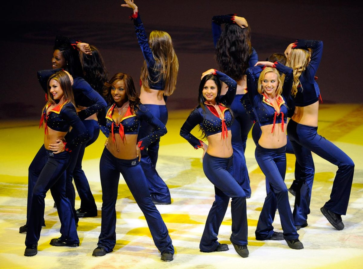florida-panthers-lady-panthers-cheerleaders-79609102.jpg