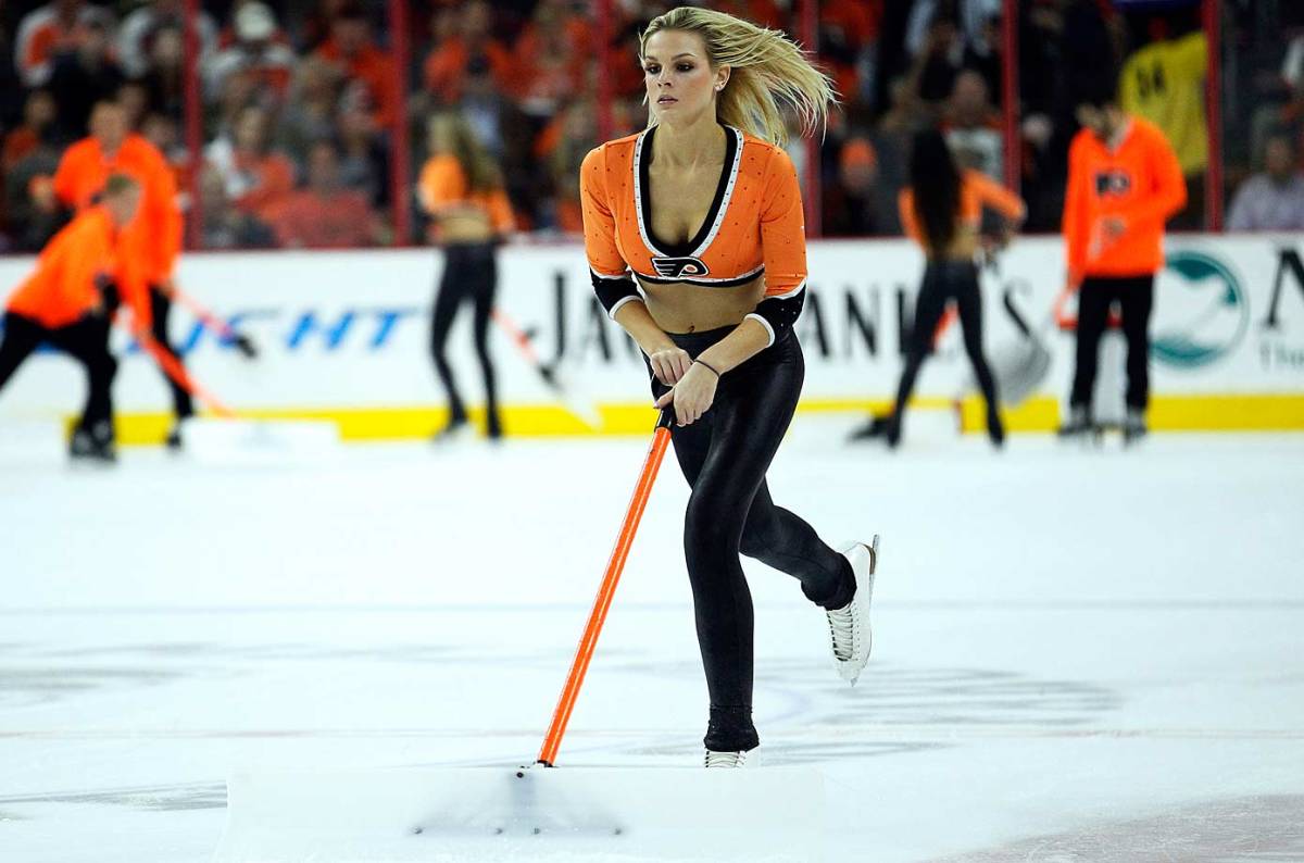 25.flyers-ice-girl.jpg