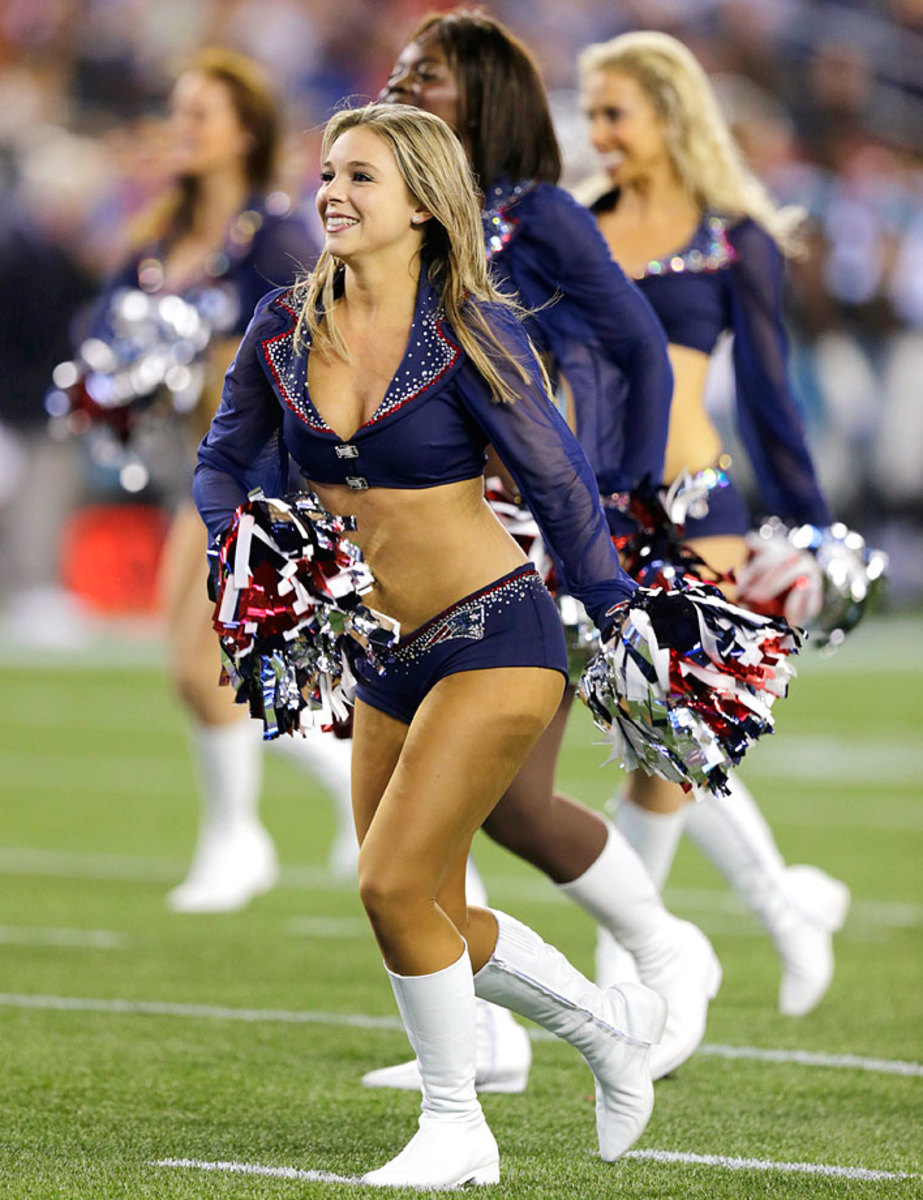 New-England-Patriots-cheerleaders-AP843979225046_21.jpg