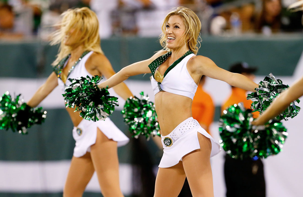 New-York-Jets-Flight-Crew-cheerleaders-453983906.jpg