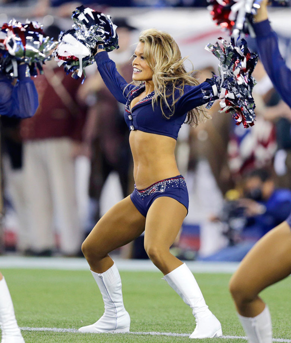 New-England-Patriots-cheerleaders-AP763386500267_17.jpg