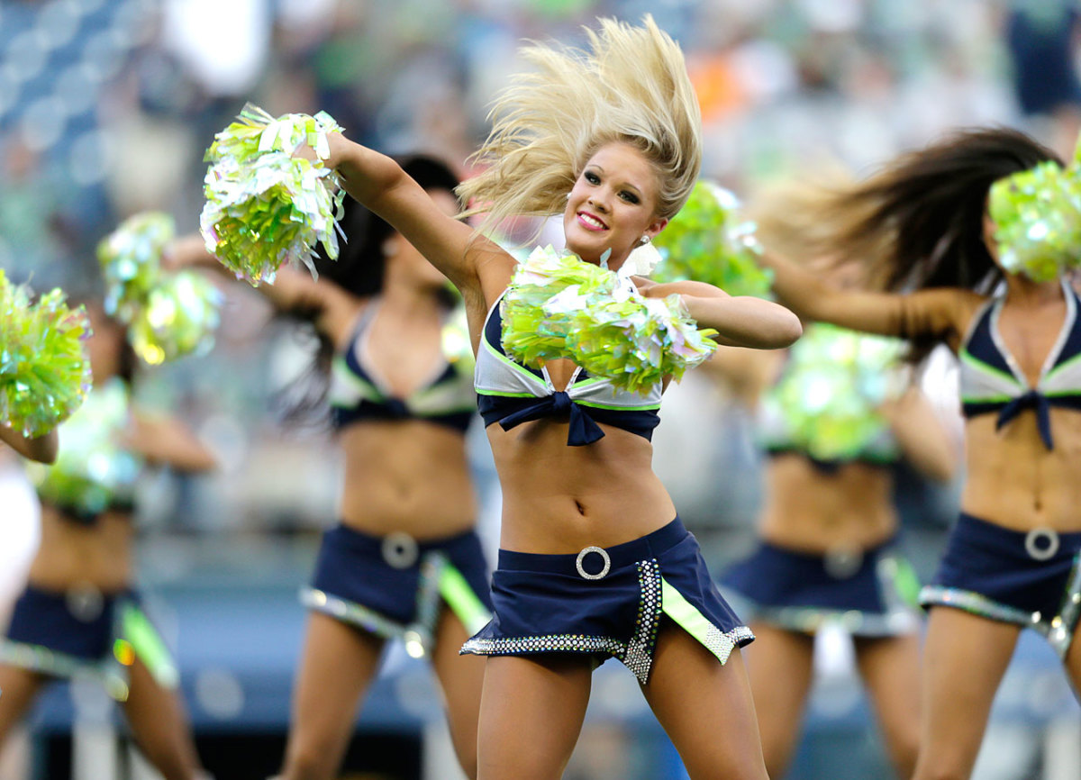 Seattle-Seahawks-Sea-Gals-cheerleaders-AP572538825176_9.jpg