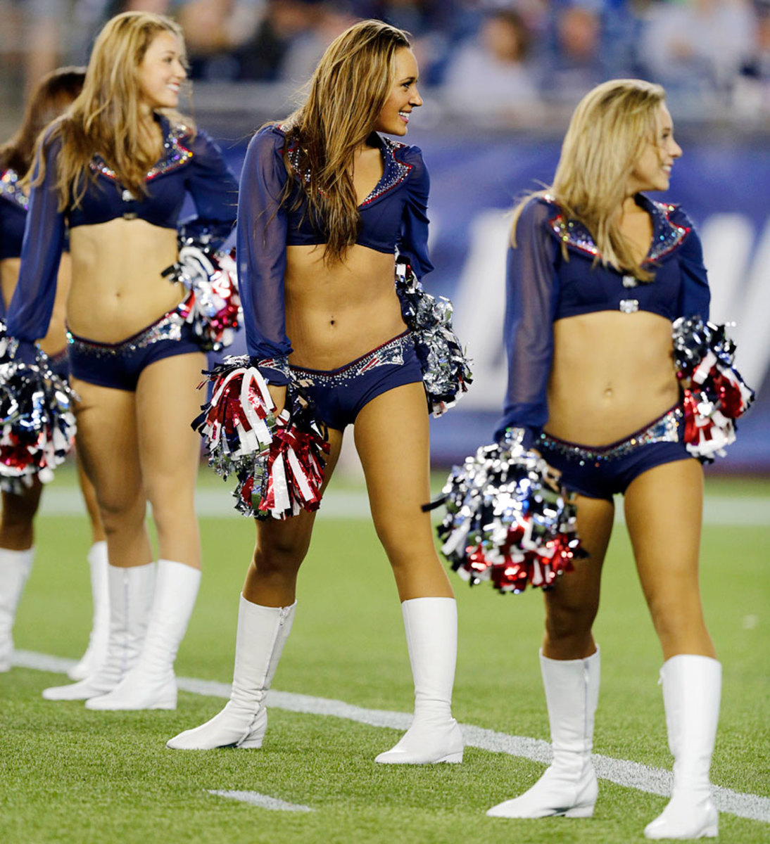 New-England-Patriots-cheerleaders-AP812611790066_0.jpg