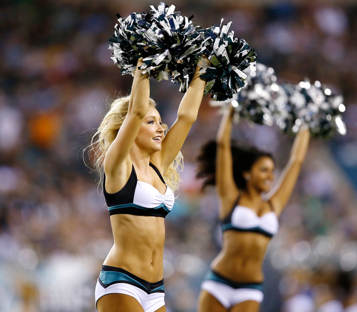 Philadelphia-Eagles-cheerleaders-AP138725105826_15.jpg