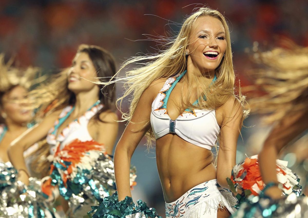 Miami-Dolphins-cheerleaders-454035284.jpg