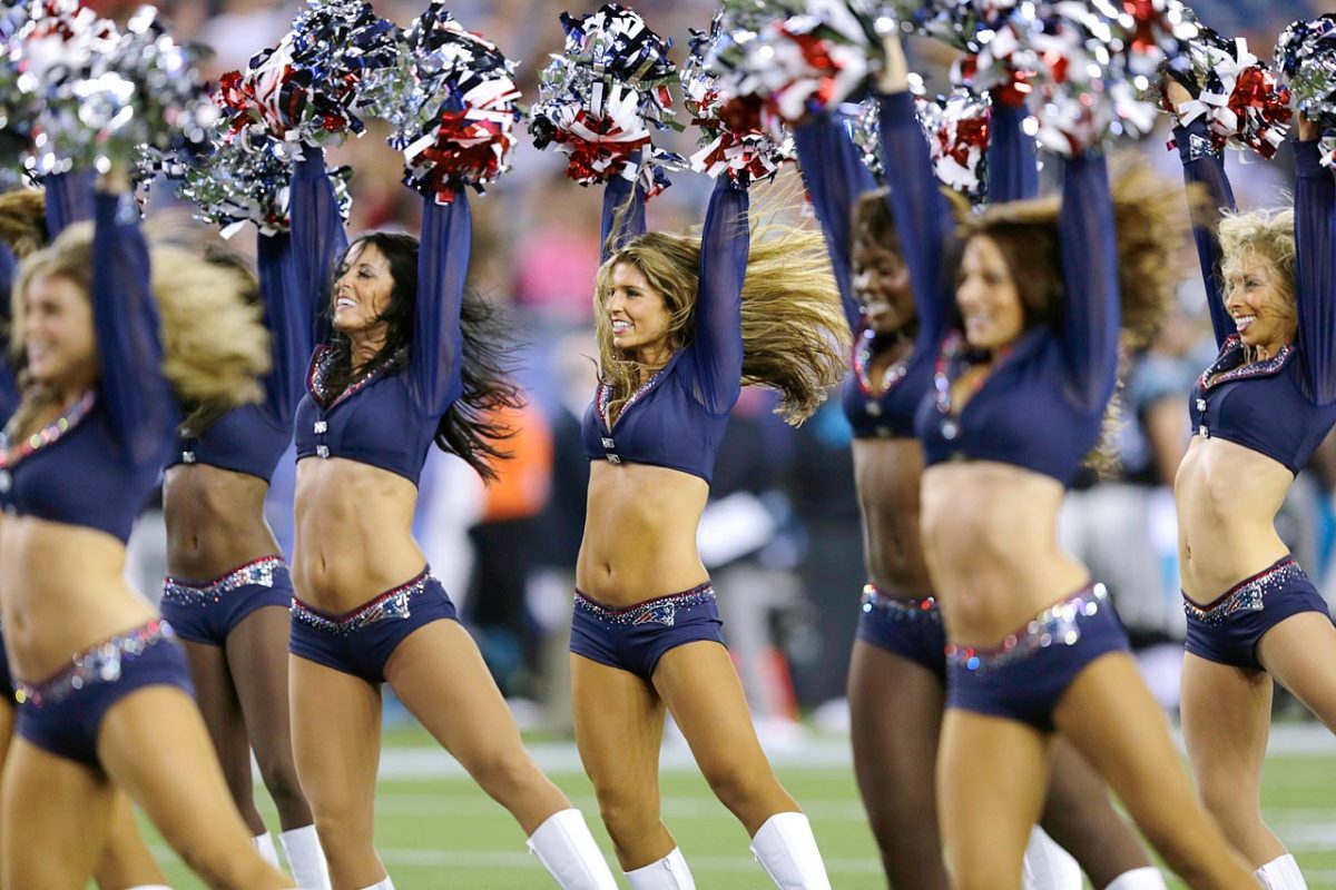 New-England-Patriots-cheerleaders-AP820632681167_18.jpg