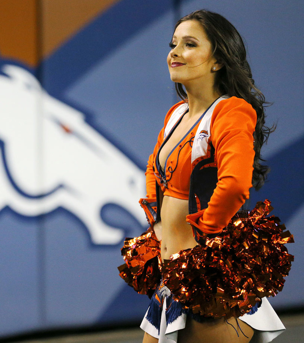 Denver-Broncos-cheerleaders-454049010.jpg