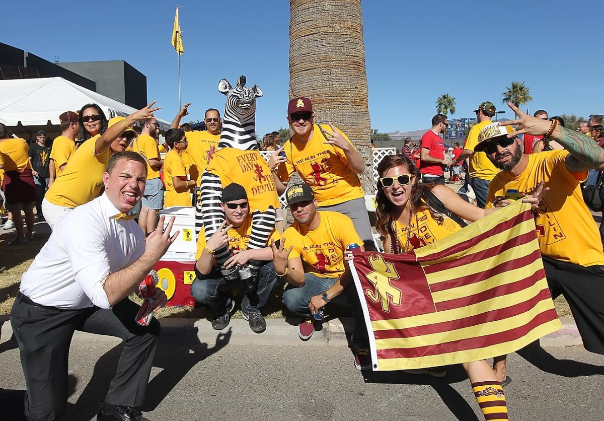 ASU_Fans-BY4_6971.jpg