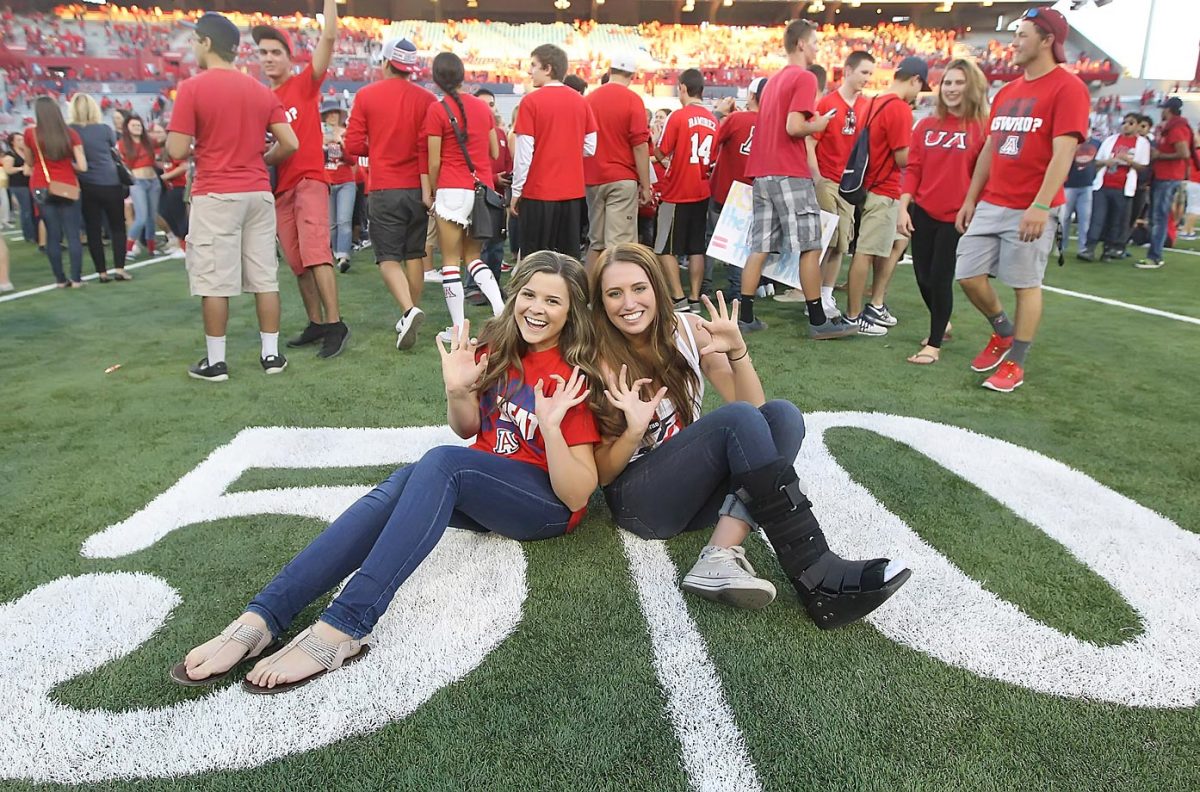 U_Arizona_Fans-BY4_7337.jpg