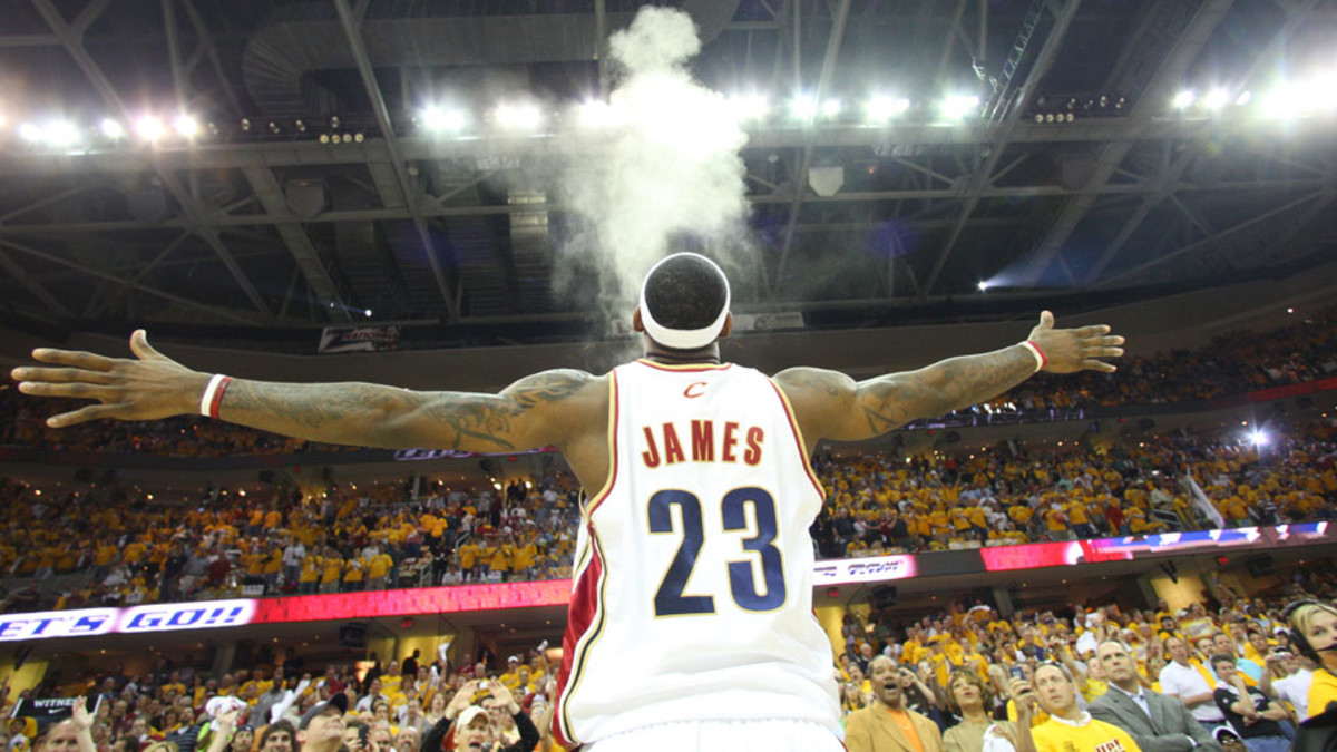 LeBron James chalk toss: Fans vote in favor of Cleveland Cavaliers pregame tradition - Sports
