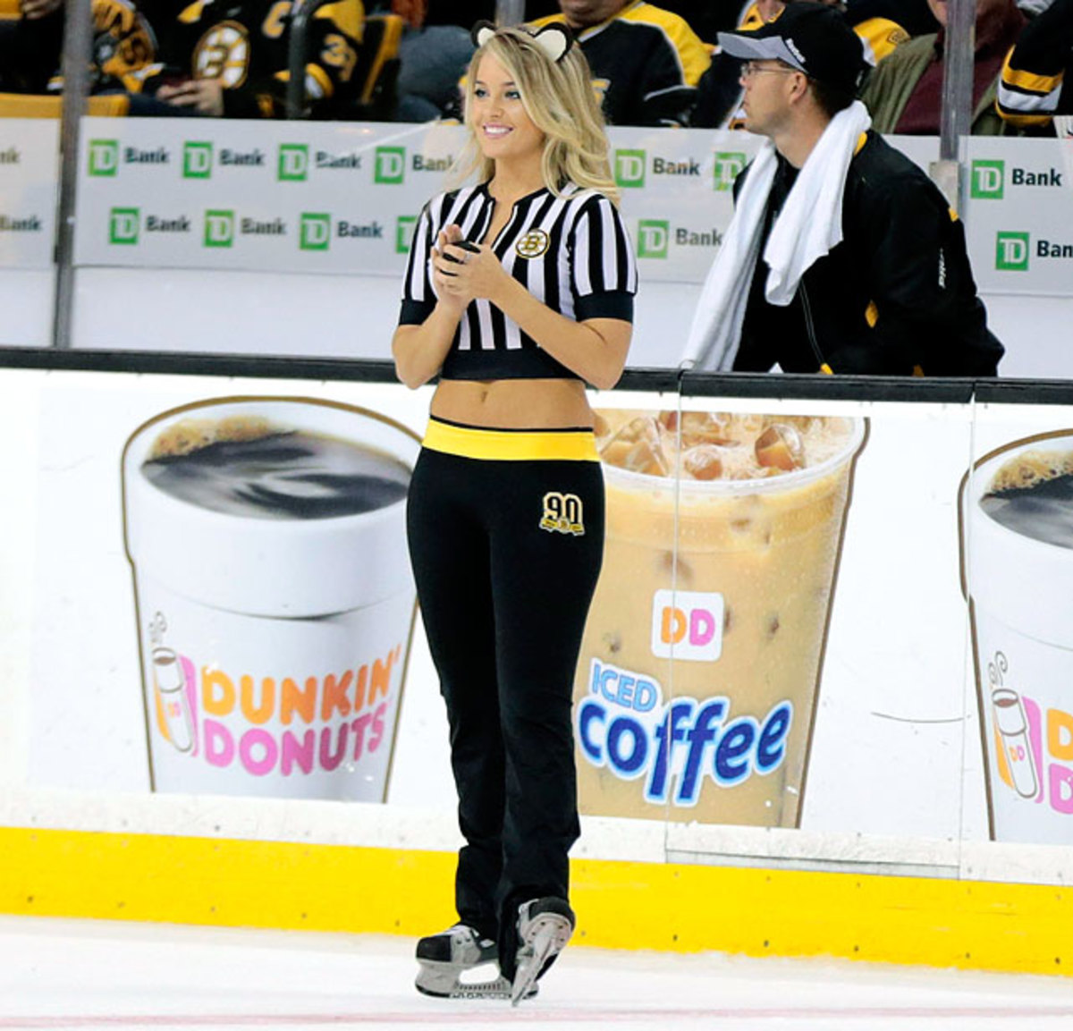 140311124554-boston-bruins-ice-girls-482131031097-ducks-at-bruins-single-image-cut.jpg