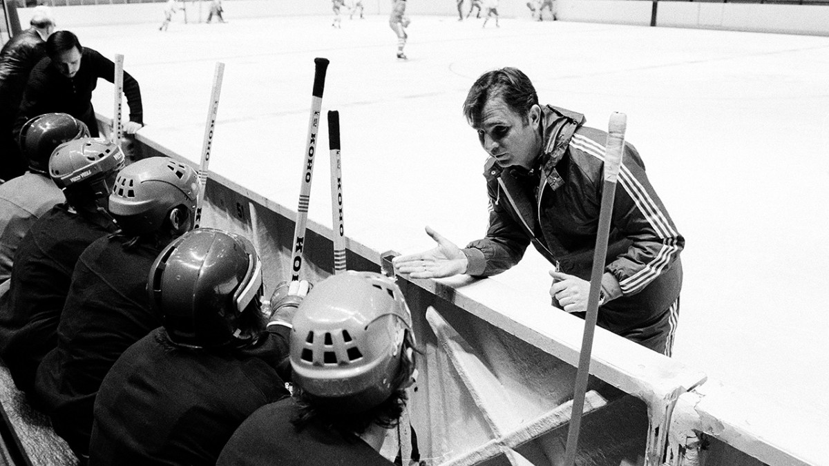Viktor Tikhonov, legendary Soviet Union hockey coach, dies at age 84