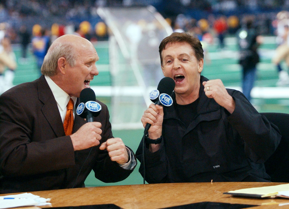 2002-super-bowl-xxxvi-terry-bradshaw-paul-mccartney.jpg