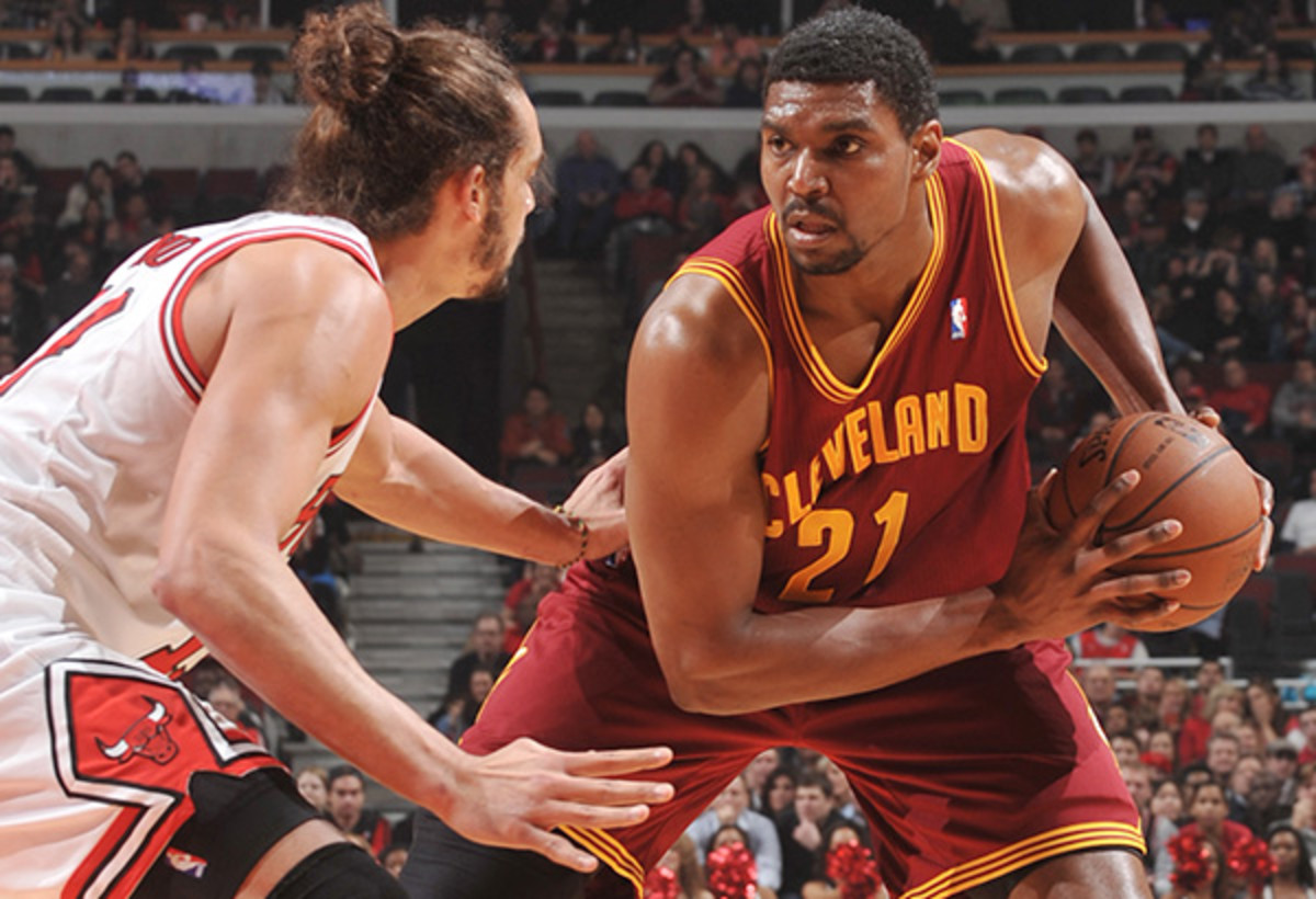 Pacers bolster depth, sign Andrew Bynum for the remainder of the season