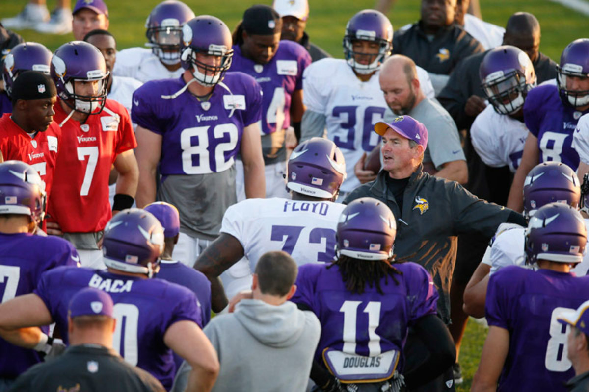 Zimmer has his task cut out in fixing a defense that yielded the most points inthe league last year. (Jerry Holt/Zuma Press/Icon SMI)
