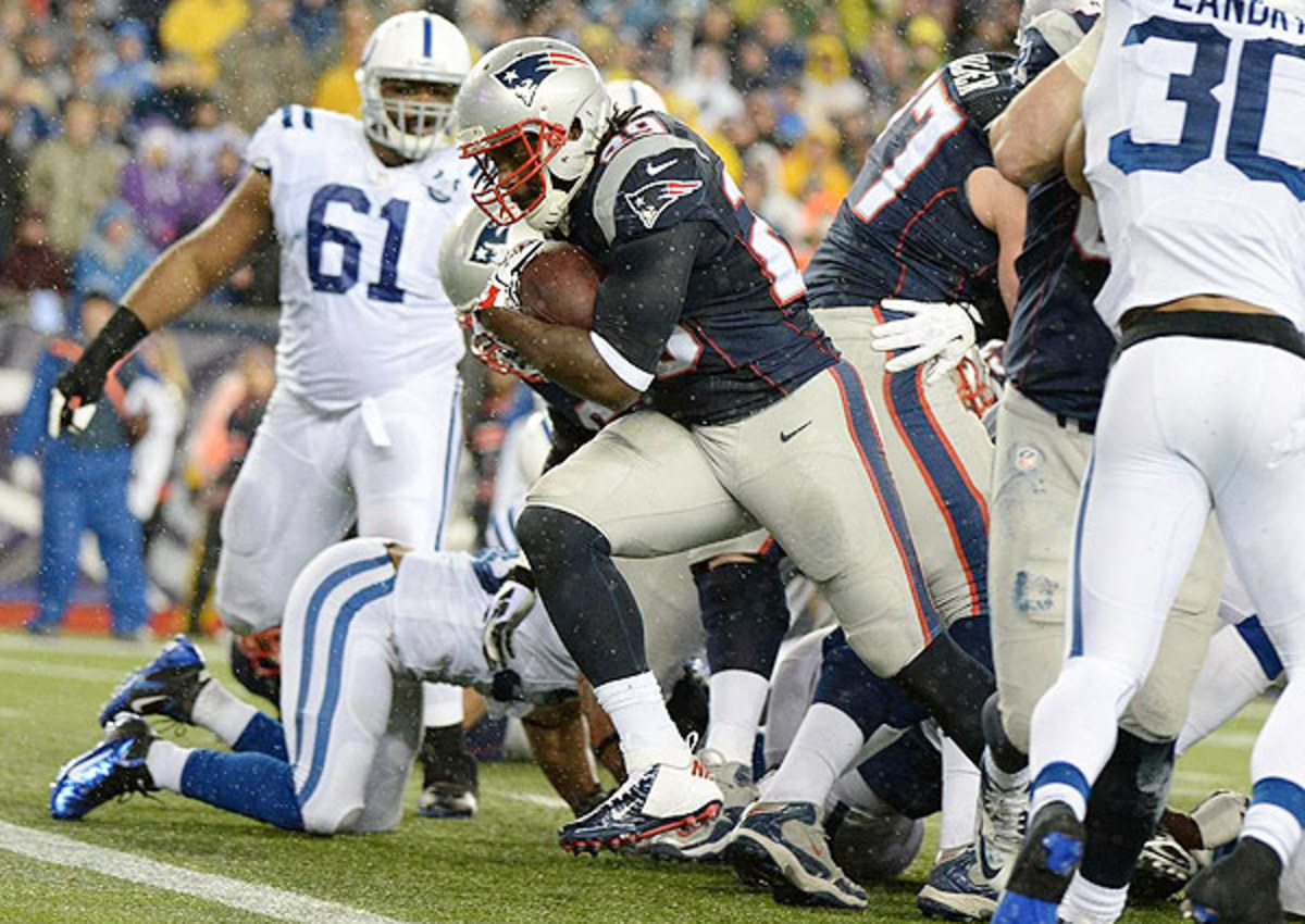 LeGarrette Blount ran for 166 yards and four touchdowns as the Patriots routed the Colts.