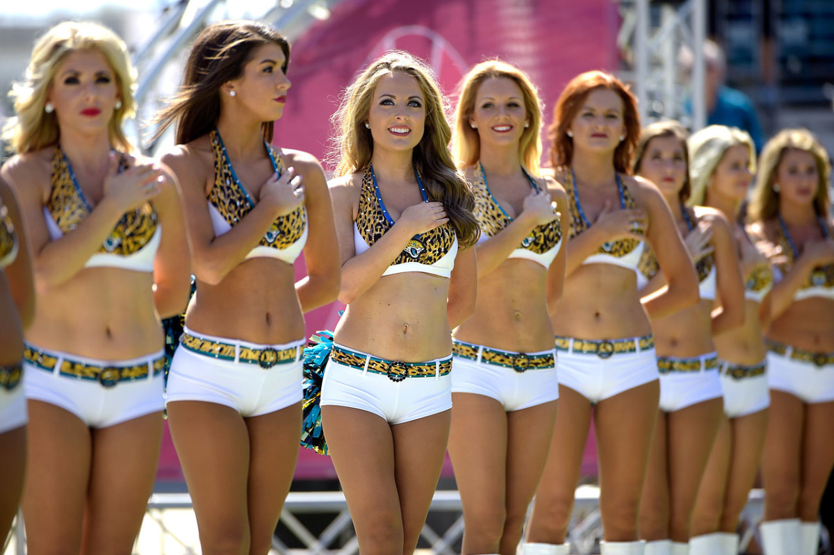 Jacksonville-Jaguars-The-ROAR-cheerleaders-AP341295696309_4.jpg
