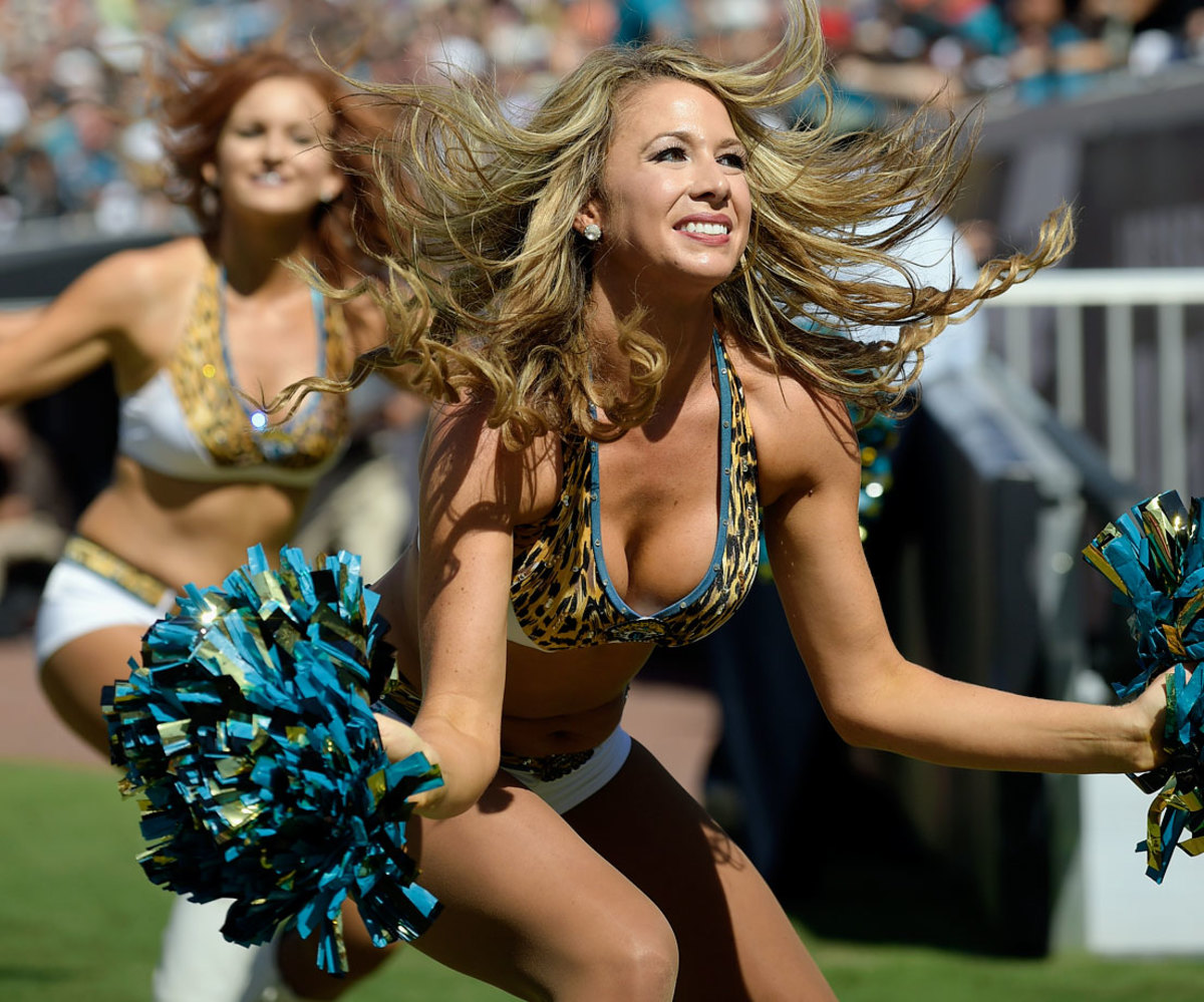 Jacksonville-Jaguars-The-ROAR-cheerleaders-AP237953550459_8.jpg
