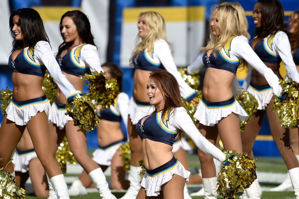 San-Diego-Charger-Girls-cheerleaders-AP797095359141_11.jpg