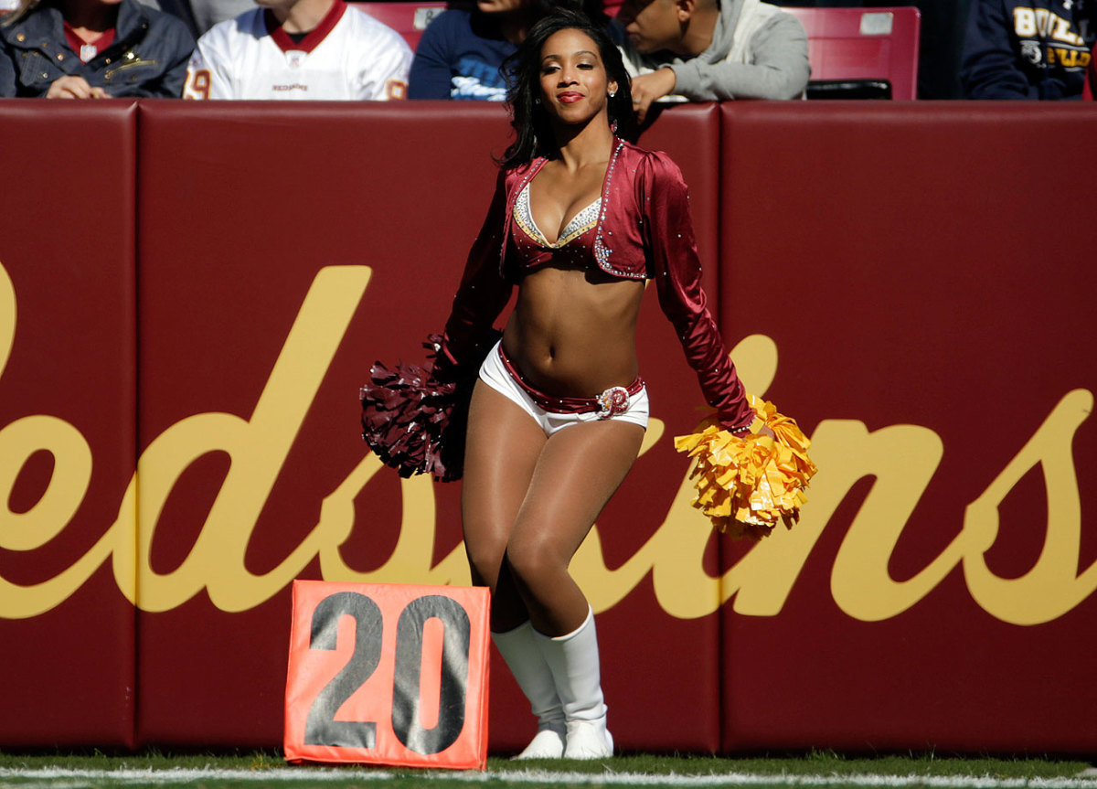 Washington-Redskins-cheerleaders-AP153995474716_1.jpg