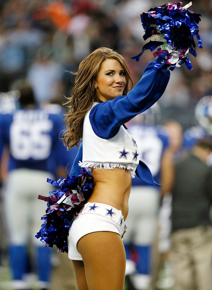Dallas-Cowboys-cheerleaders-AP135062876794_15.jpg