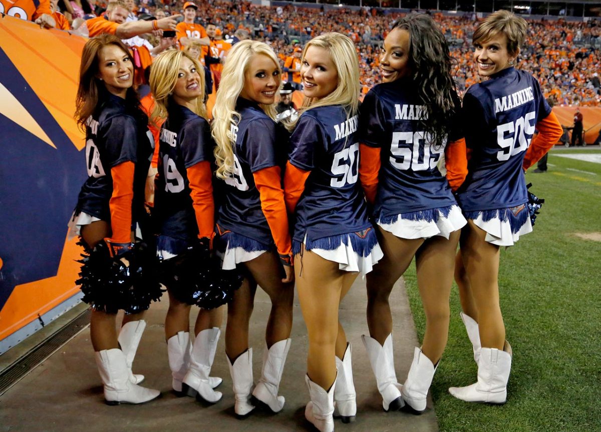 Denver-Broncos-cheerleaders-AP958995282418_5.jpg