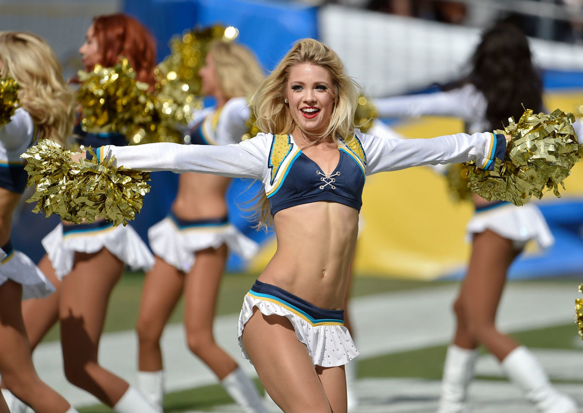 San-Diego-Charger-Girls-cheerleaders-AP959510206203_11.jpg