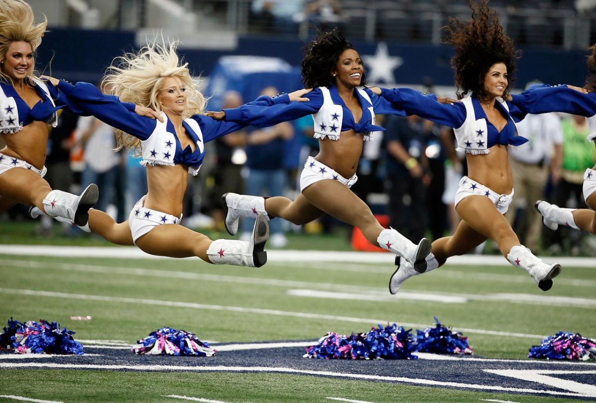 Dallas-Cowboys-cheerleaders-AP896639167007_13.jpg