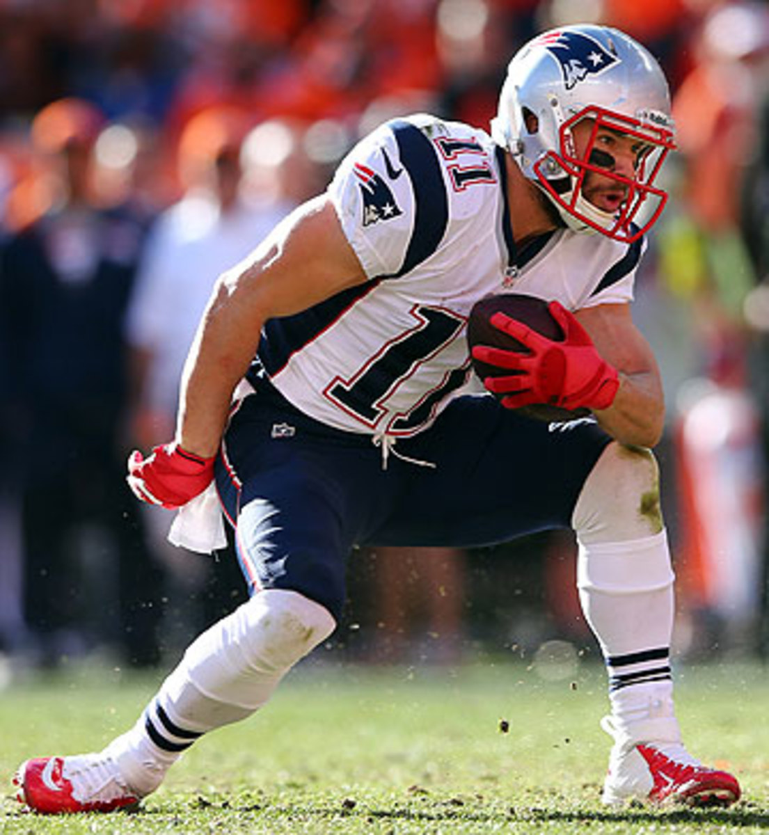 The Patriots retained one of Tom Brady's favorite targets in Julian Edelman. (Bob Leverone/AP)
