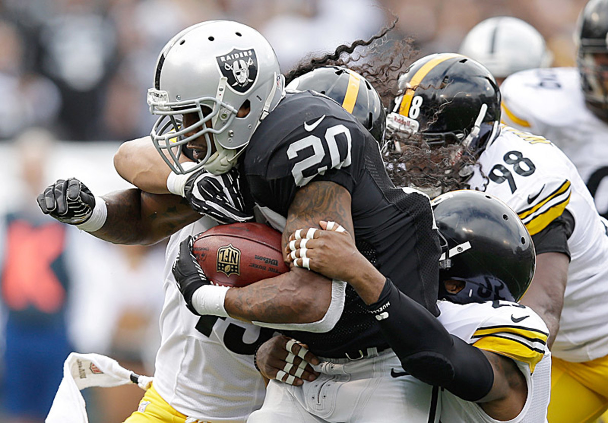 The Raiders will lighten the load of the injury-prone McFadden. (Ezra Shaw/Getty Images)