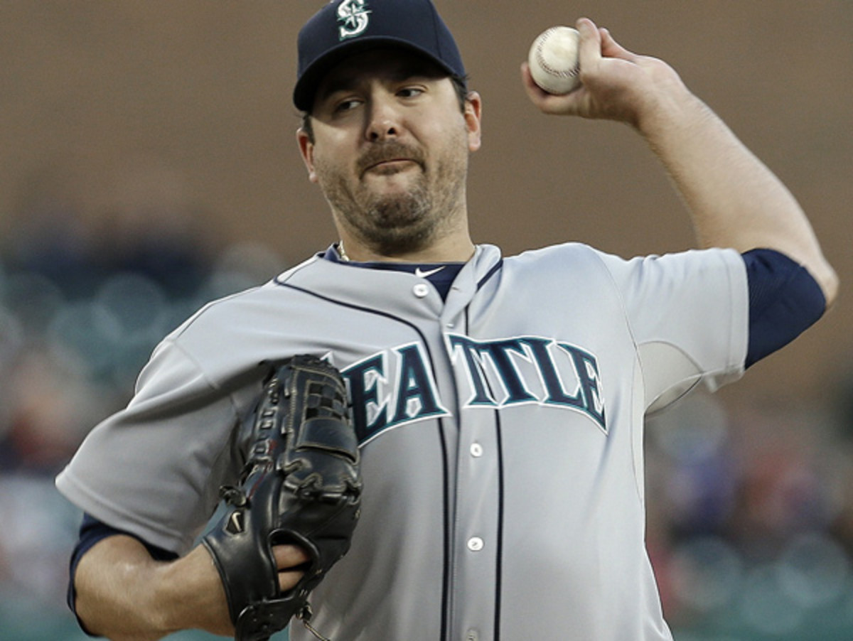 Joe Saunders was thrashed to the tune of a 5.26 ERA in 183 innings for the Mariners last year. (Paul Sancya/AP)