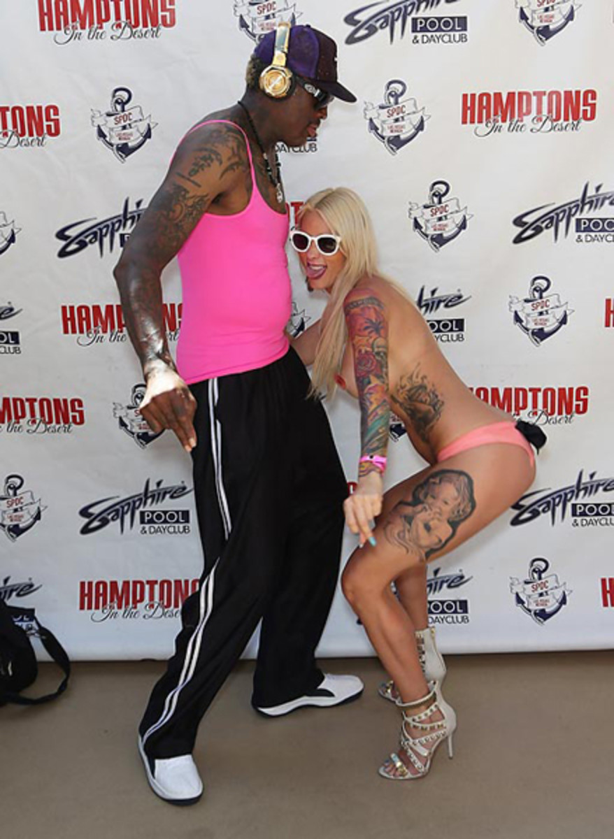 140616162450-dennis-rodman-single-image-cut.jpg