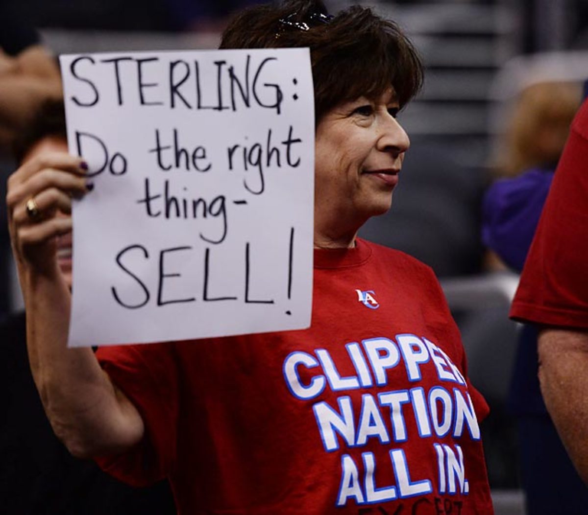 140430101606-clippers-fans-x158153-tk1-678-single-image-cut.jpg