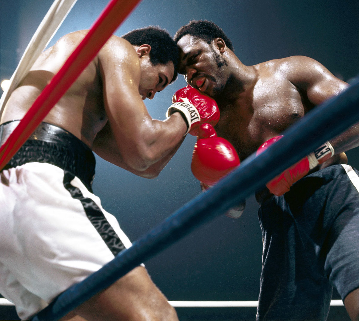 1975-muhammad-ali-joe-frazier-014473495.jpg