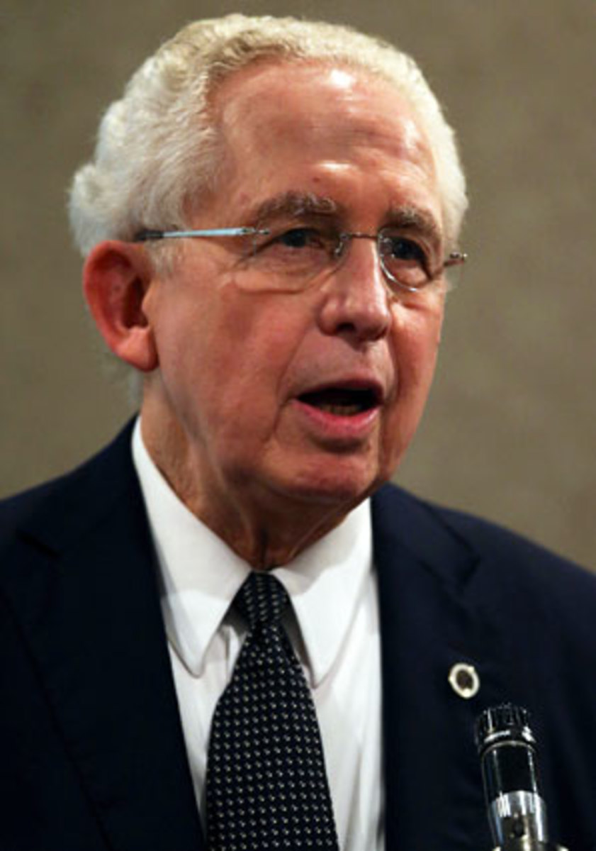 Mike Slive and the other power-five conference commissioners want autonomy from the NCAA.