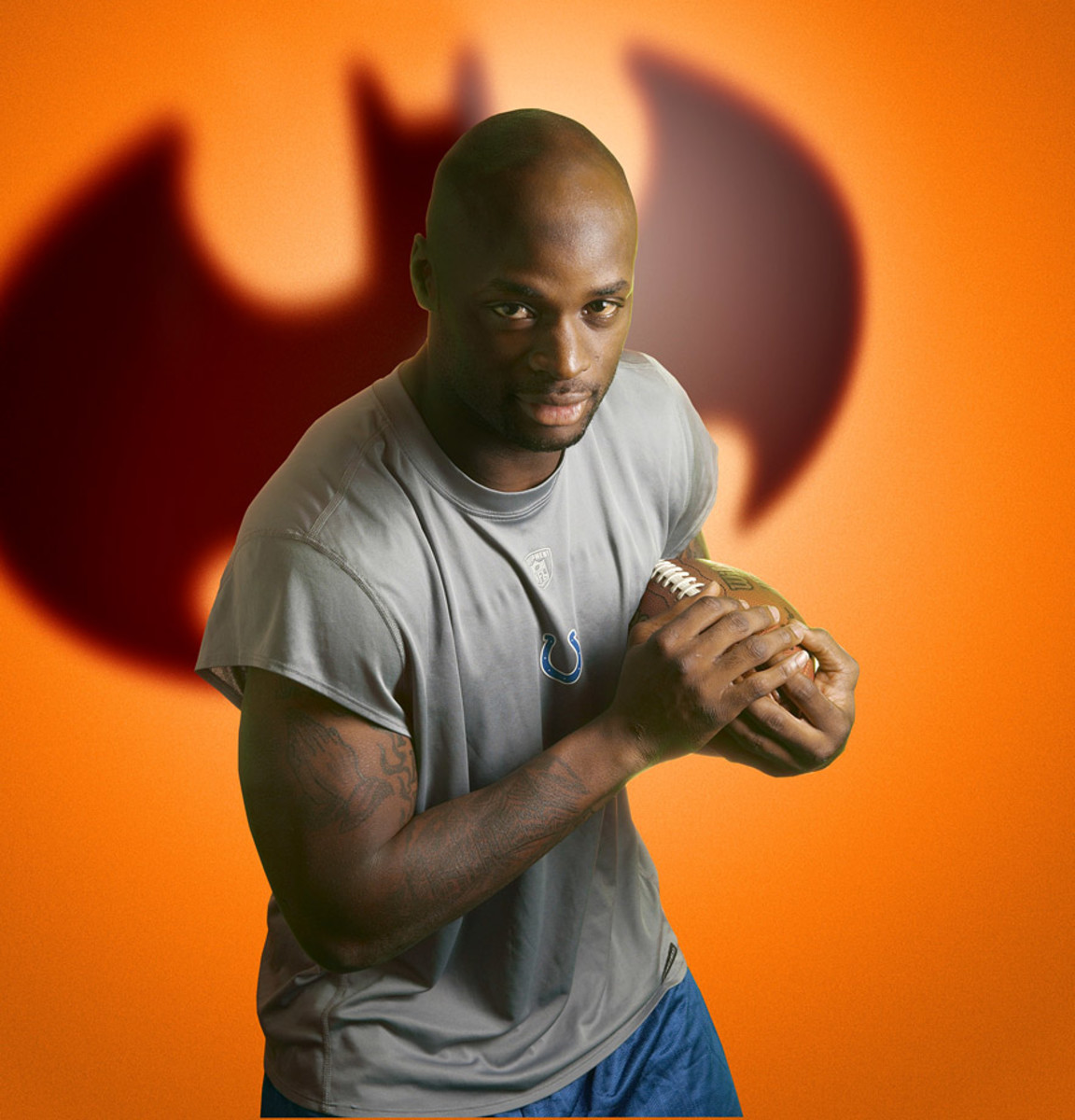 2007-Reggie-Wayne-Batman-symbol-075648620.jpg