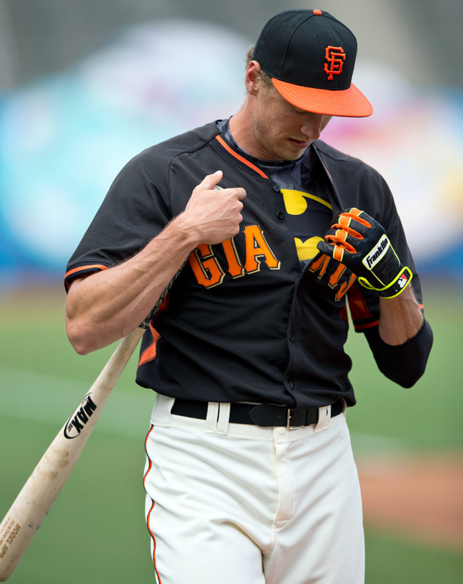 2014-Hunter-Pence-Batman-shirt.jpg