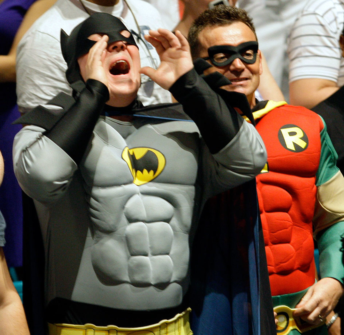 2009-Batman-Robin-fans-Pacquiao-Hatton-weigh-in.jpg