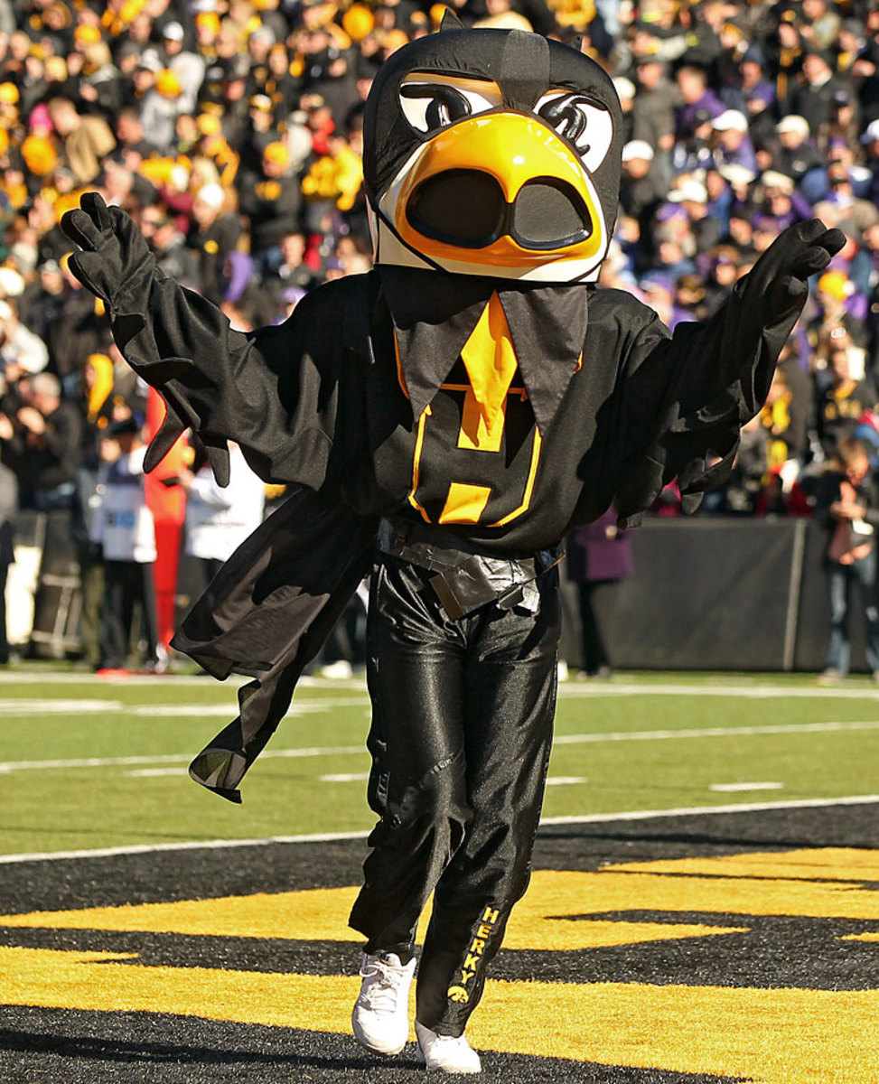 2013-Iowa-Hawkeyes-mascot-Herky-Batman.jpg