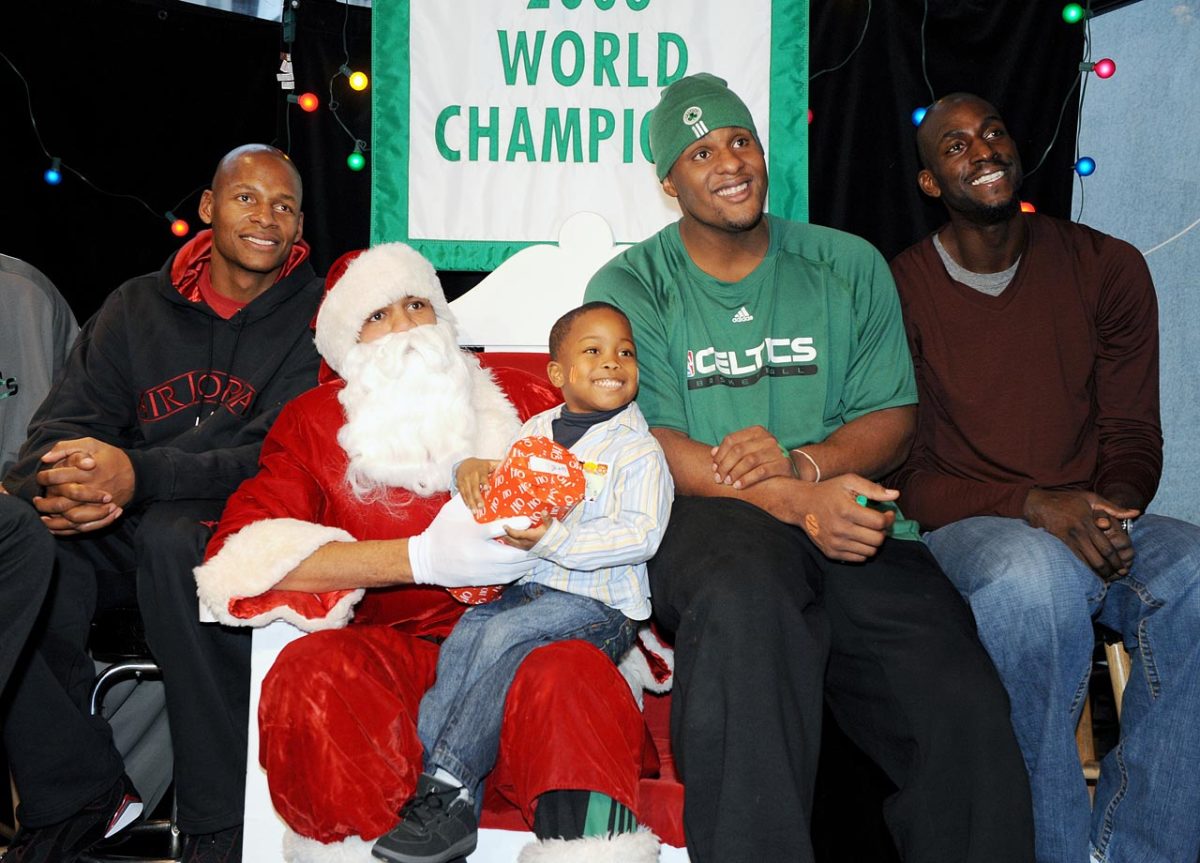 Patrick-O'Bryant-Santa.jpg