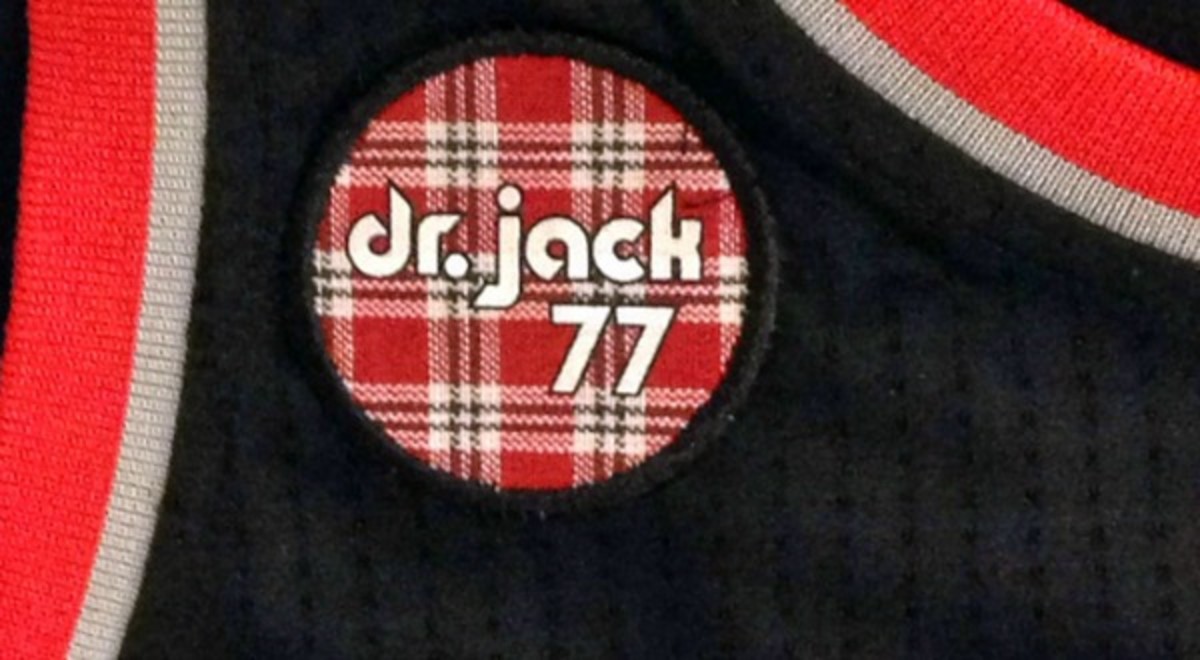 The Trail Blazers tribute patch to Dr. Jack Ramsay includes a nod to his signature plaid jacket. (Courtesty Trail Blazers.)