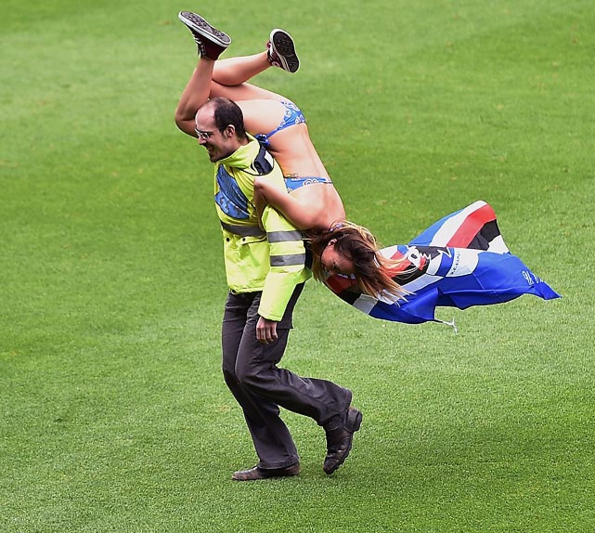 140516125106-sampdoria-fan-single-image-cut.jpg